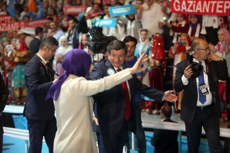 Ankarada Ədalət və İnkişaf Partiyasının V qurultayı keçirilir