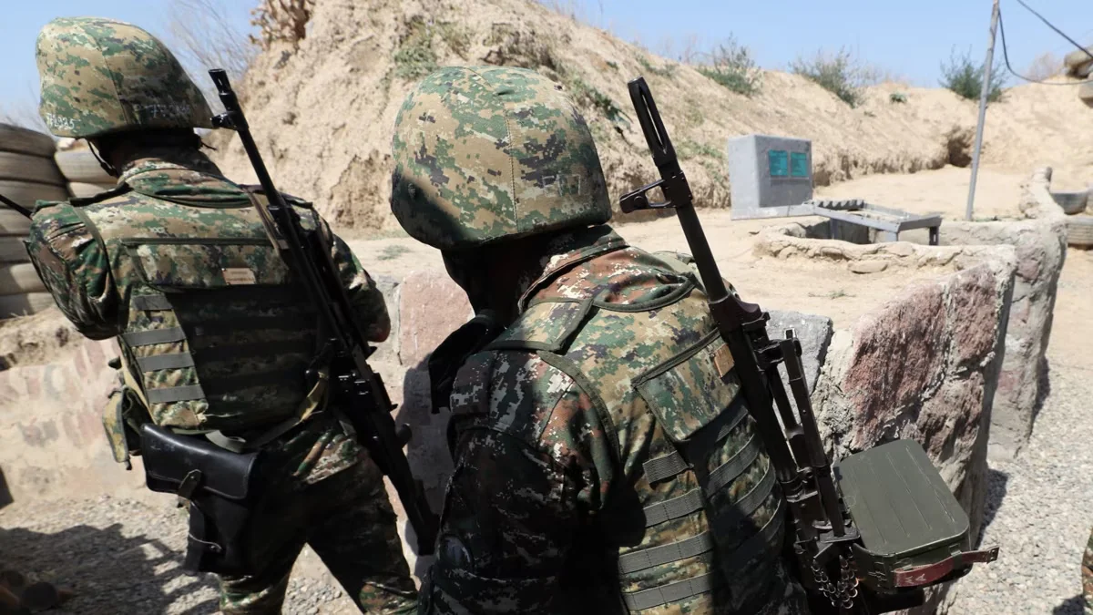 Военнослужащие ВС Армении попали в ДТП: 4 человека погибли, еще 20 получили ранения