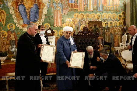 Gürcüstan Patriarxı Allahşükür Paşazadəni Dostluq ordeni ilə təltif edib