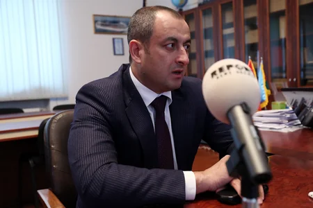 Deputat Adil Əliyev: “Vəzifə daşıyıb, xəbər saytına sahib olmaq çox təhlükəlidir” - MÜSAHİBƏ