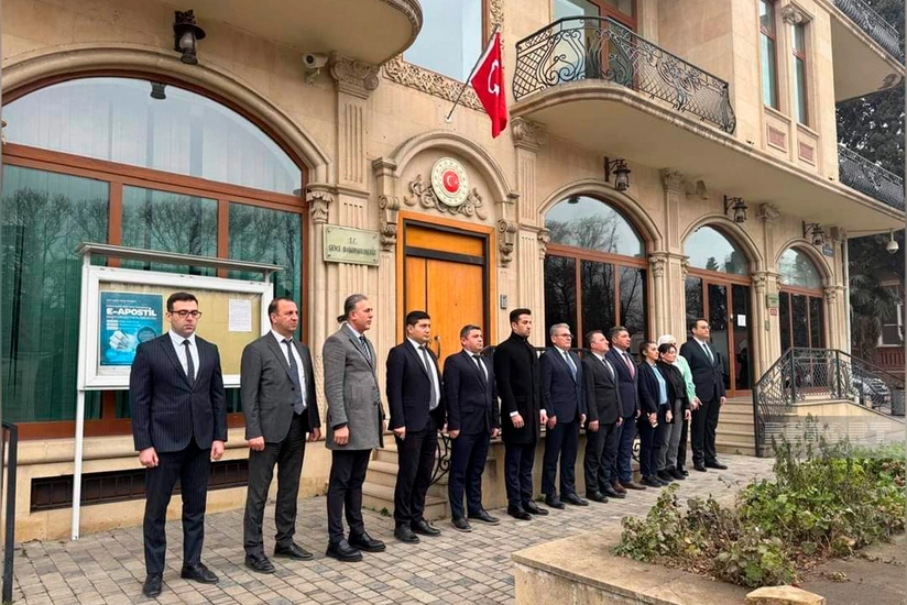 Türkiyənin Gəncədəki Baş Konsulluğunda təyyarə qəzası qurbanlarının xatirəsi yad edilib