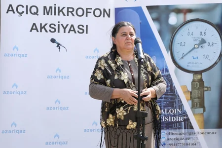“Azəriqaz” rəhbərliyi sürüşmə zonasından köçürülən vətəndaşların müraciətlərini dinləyib