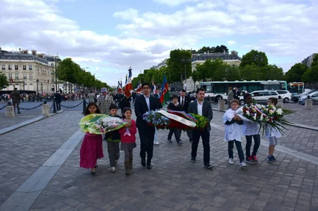 Fransada Azərbaycan Silahlı Qüvvələrinin yaranmasının 97-ci ildönümü təntənəli şəkildə qeyd olunub - FOTO