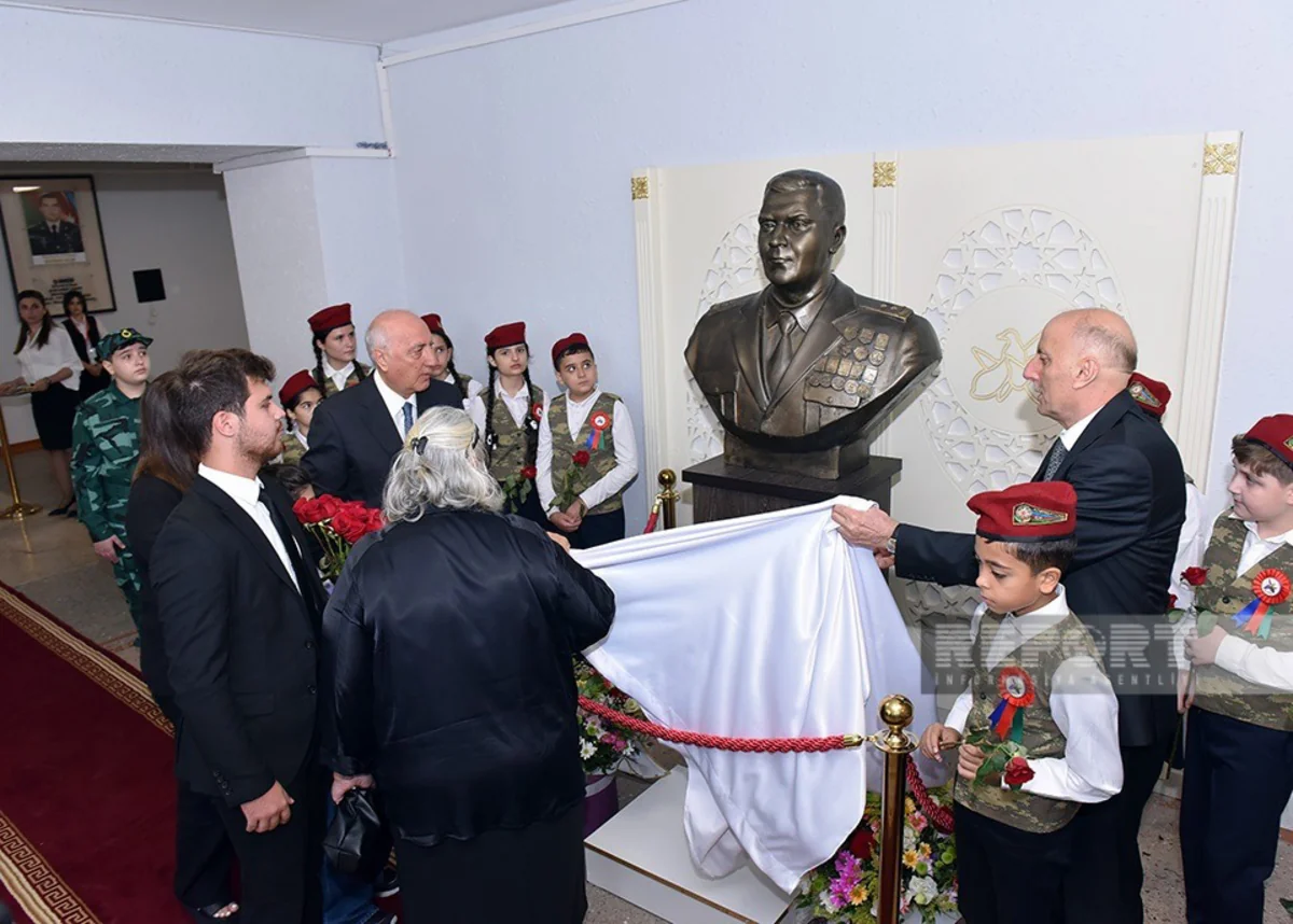 Sumqayıtda şəhid mayor Anar Şükürovun büstünün və xatirə muzeyinin açılışı olub