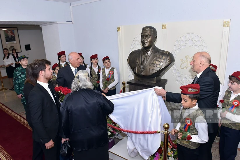Sumqayıtda şəhid mayor Anar Şükürovun büstünün və xatirə muzeyinin açılışı olub