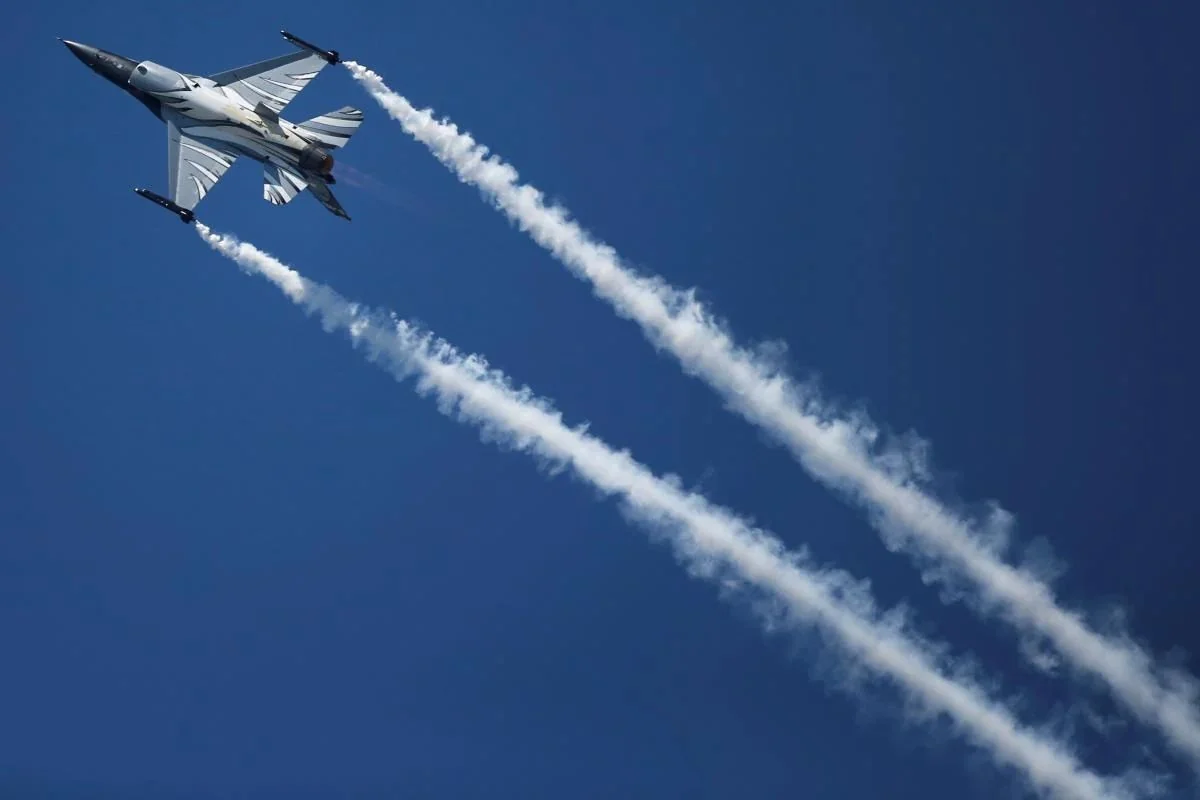 Prezident Ofisi: Qərb Ukraynaya F-16-ların tədarükü ilə bağlı qərarı yaxın vaxtda qəbul edəcək