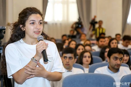 Gənc diplomatlar hərəkat yaradıblar - FOTOLAR