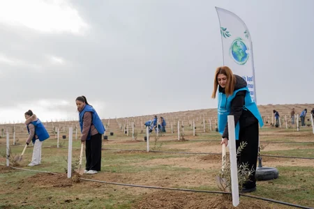 Gənclər Günü münasibətilə ağacəkmə aksiyası keçirilib, gələcək üçün yeni, sağlam dünya yaratmağa çağırış edilib