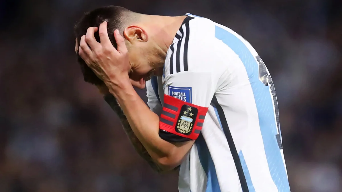 Messi doğma meydanda Uruqvaya məğlubiyyətin səbəblərini açıqlayıb