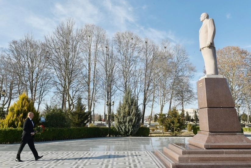 Президент Ильхам Алиев прибыл в Газахский район - ФОТО