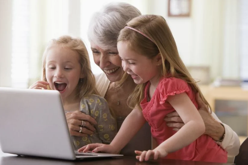 В Азербайджане дети стали больше интересоваться онлайн-покупками и новостными ресурсами