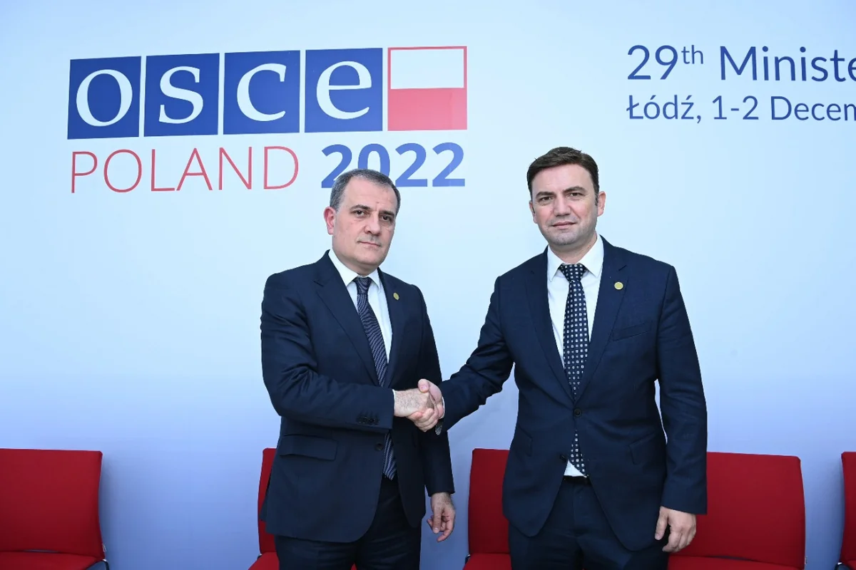 Jeyhun Bayramov meets with his North Macedonian counterpart