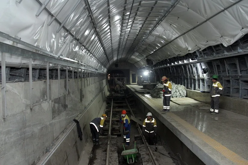 Metronun “Xətai” stansiyasında yeni eskalatorlar quraşdırılır