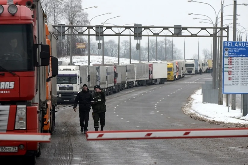 Беларусь запретила въезд зарегистрированным в ЕС грузовикам