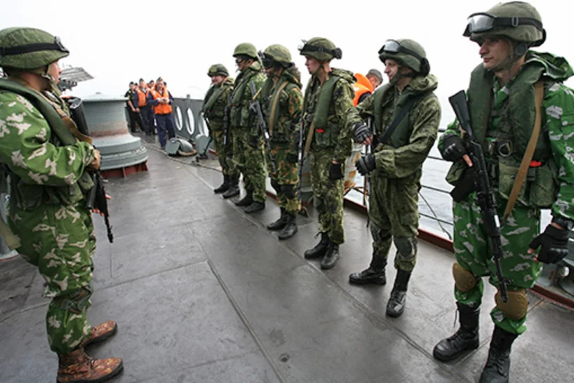 На Каспии прошли очередные учения морских пехотинцев