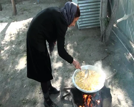 Göyçayın heyva bağları: məhsul boldur, alan yoxdur - REPORTAJ