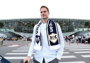 Qarabağın sabiq qapıçısı Evertona keçdi