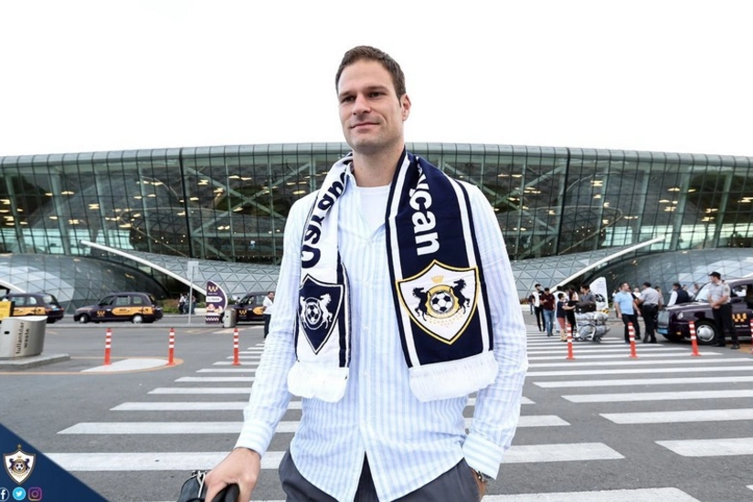 Qarabağın sabiq qapıçısı Evertona keçdi