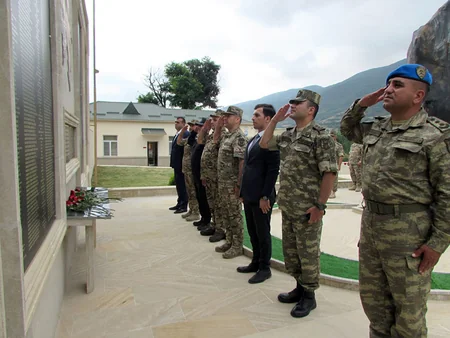 Silahlı Qüvvələr Günü münasibətilə Azərbaycan Ordusunda silsilə tədbirlər keçirilib