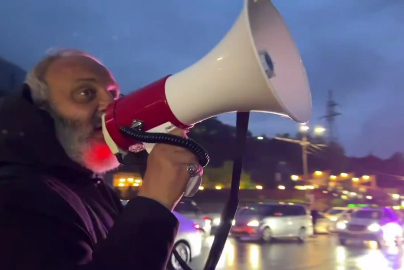 Armenian protesters vow to block Baghramyan Avenue, set up tents