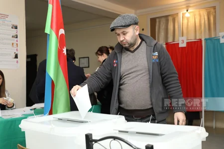 Bakıda prezident seçkiləri: aktivlik günün ikinci yarısında da davam edir - FOTOREPORTAJ
