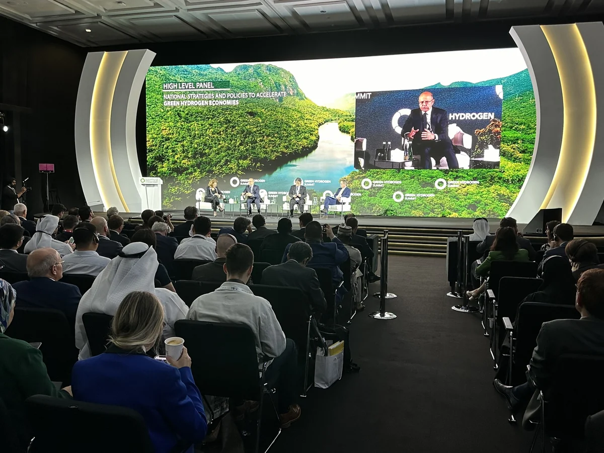 Azerbaijani minister: Green energy corridor from Caspian Sea to EU planned