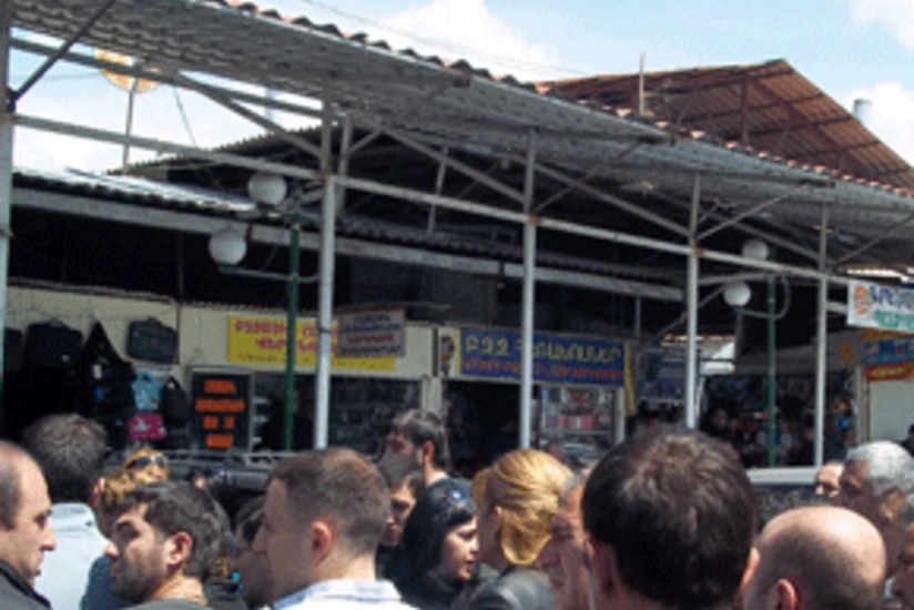 ​Yerevandakı məşhur ticarət mərkəzi alıcı yoxluğundan bağlanıb
