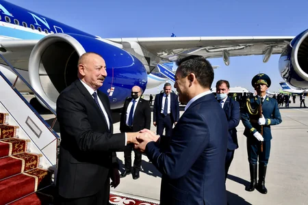 Prezident İlham Əliyevin Qırğız Respublikasına dövlət səfəri başlayıb