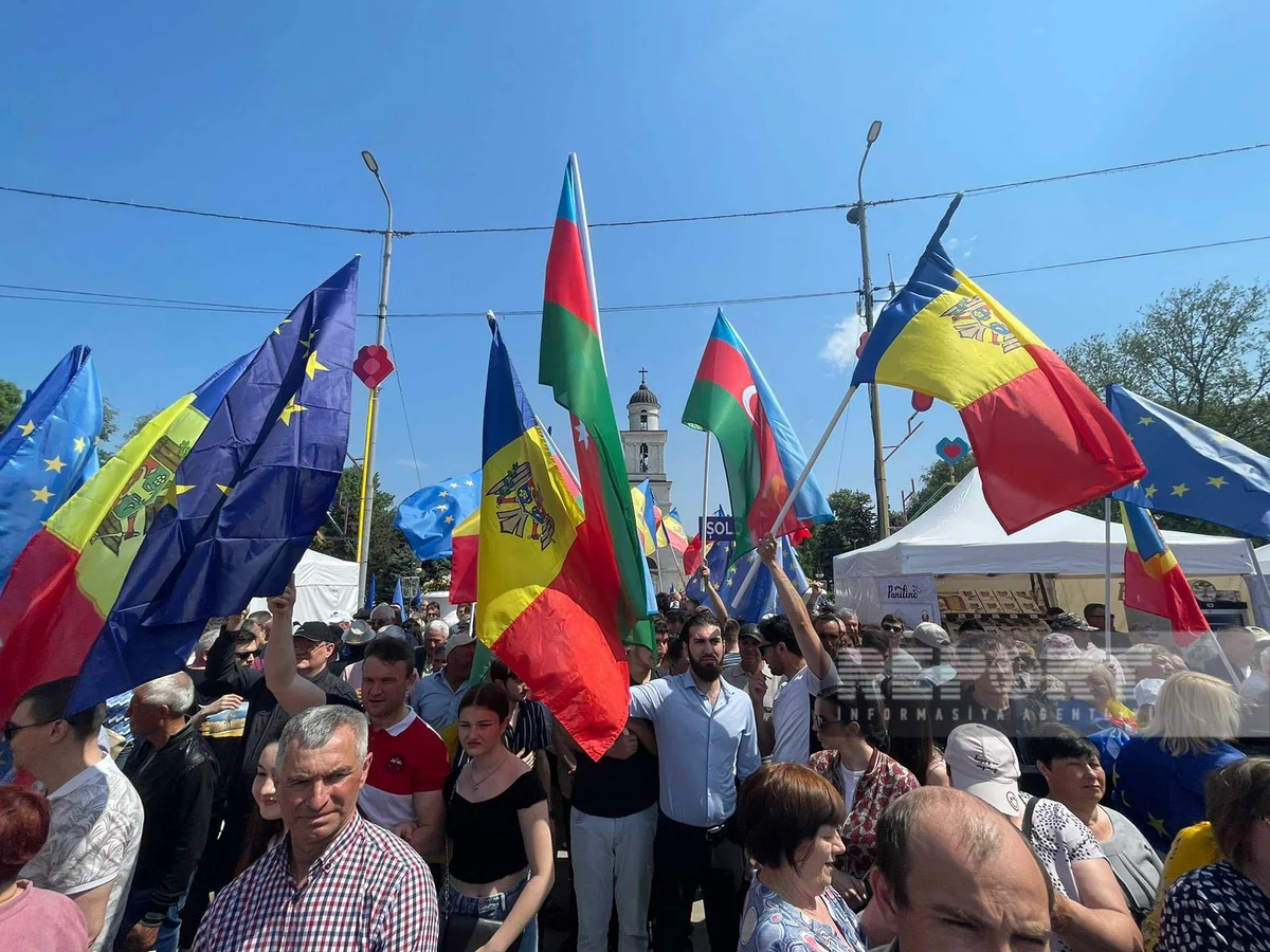В Кишиневе проходит митинг в поддержку евроинтеграции Молдовы - ФОТОРЕПОРТАЖ