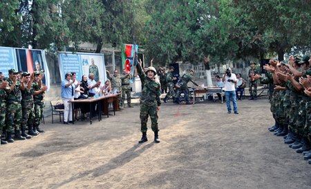 Beyləqan Qarnizonunda hərbi vətənpərvərlik mövzusunda təbdirlər keçirilib - FOTO