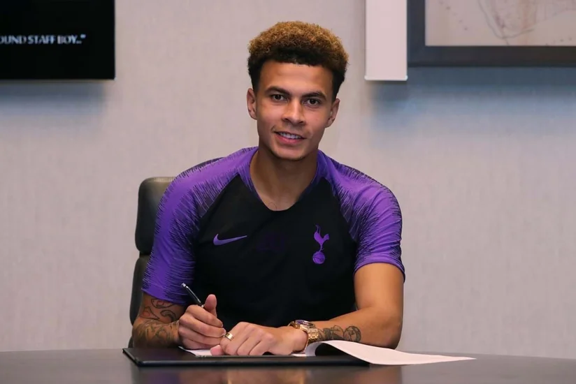Tottenhem İngiltərə millisinin futbolçusu ilə müqavilə müddətini uzadıb