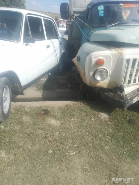 Şabranda yük və minik avtomobilləri toqquşub - FOTO