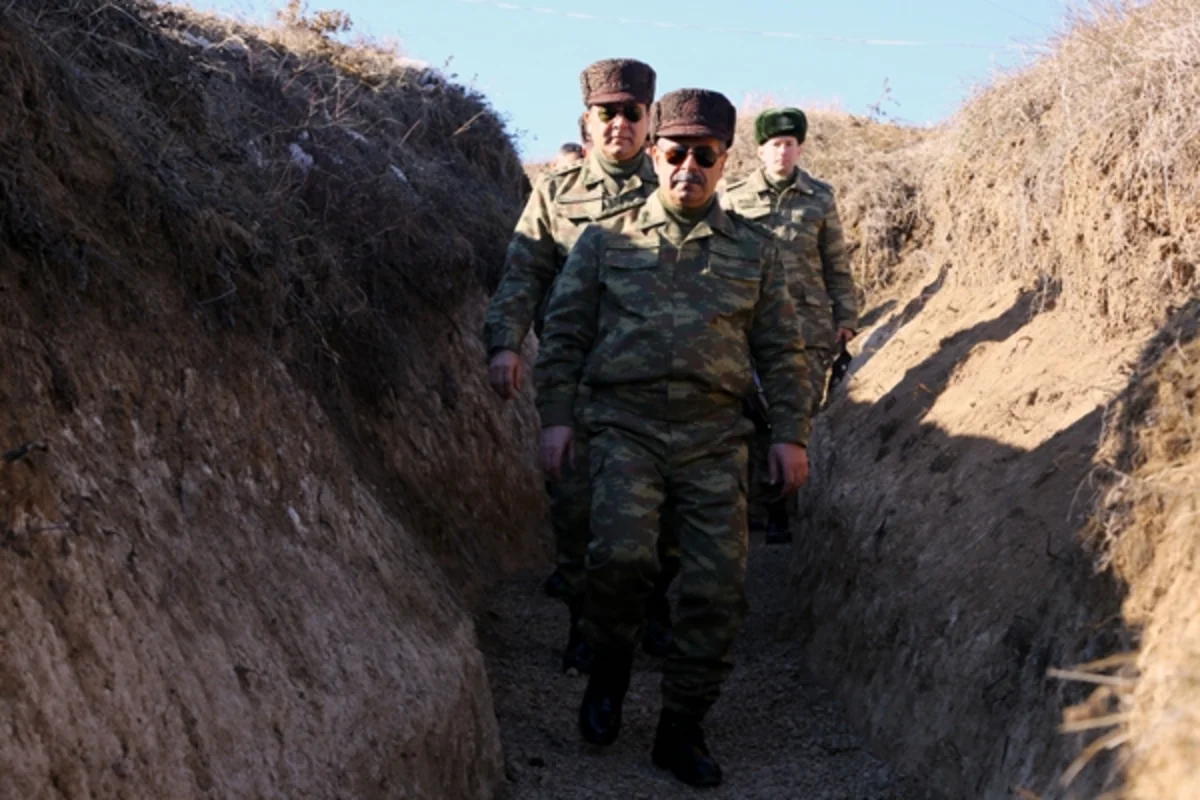 Müdafiə naziri cəbhənin ön xəttində yerləşən bölmələrdə olub