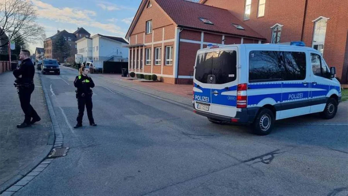 В результате стрельбы возле начальной школы в Германии пострадали два человека
