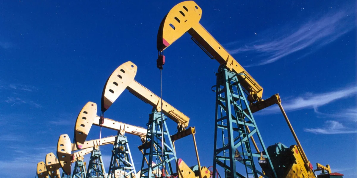 ​Нефть марки Brent подешевела почти на 8%