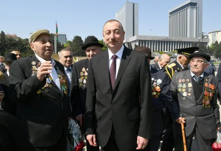 Prezident İlham Əliyev 9 May - Qələbə Günü münasibətilə Bakıda keçirilən mərasimdə iştirak edib - YENİLƏNİB