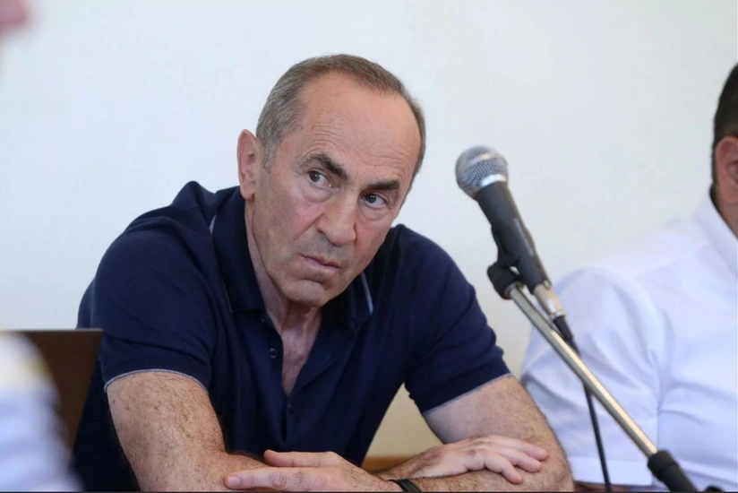 Robert Koçaryan Ermənistan hakimiyyətinə xəbərdarlıq etdi