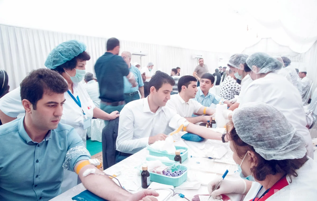 Deputat Gəncədə gənclərlə birgə qanvermə aksiyasında iştirak edib