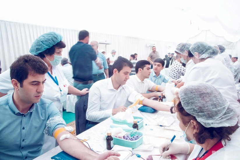 Deputat Gəncədə gənclərlə birgə qanvermə aksiyasında iştirak edib