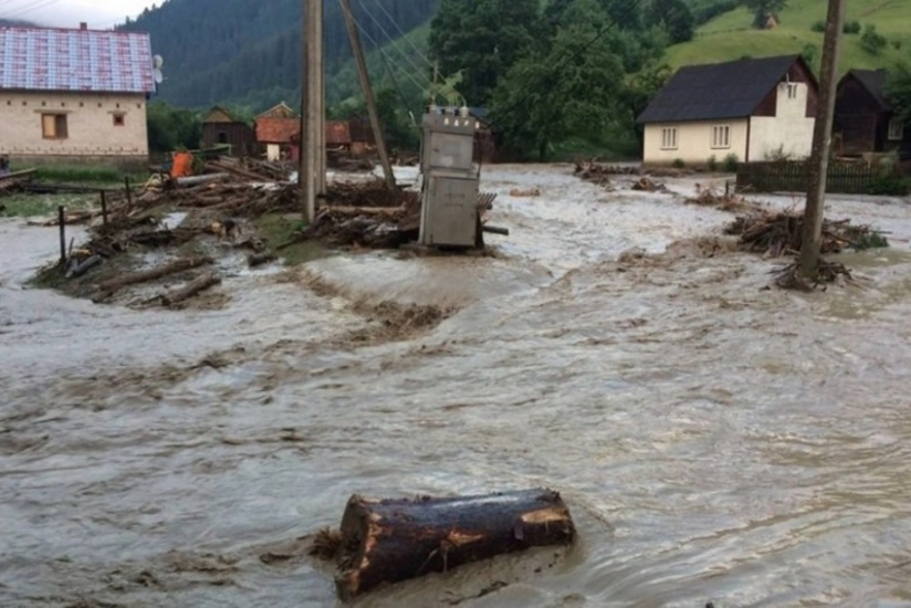 В регионах Азербайджана идут интенсивные дожди, на реках прошли сели