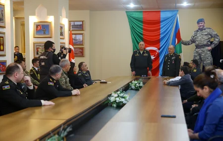 NATO Azərbaycan Ordusunun şəhid mayorunu Ləyaqətli xidmət medalı ilə təltif edib