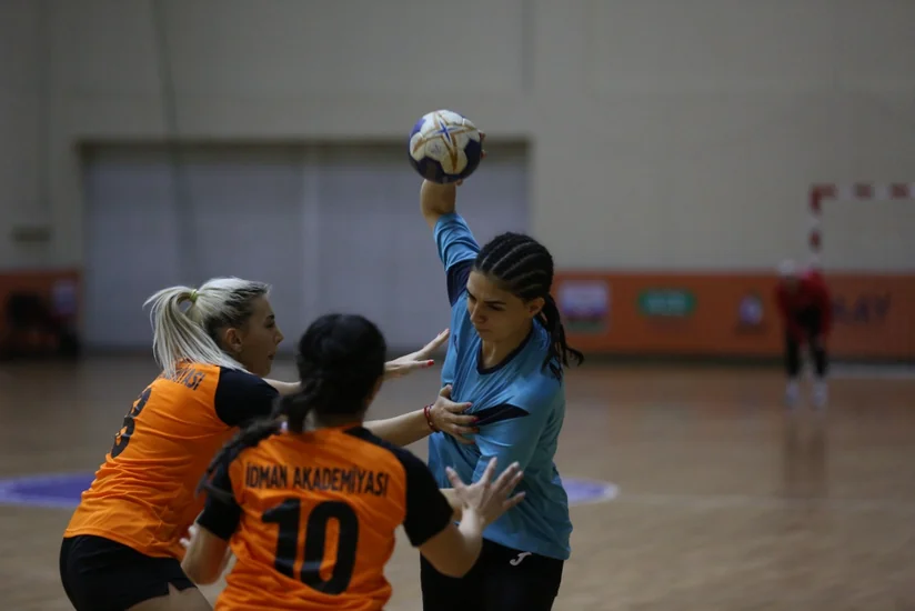 Qadın həndbolçular arasında Azərbaycan çempionatı başa çatıb
