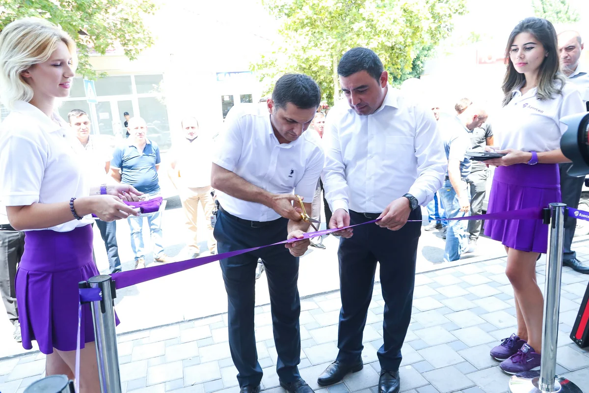 Azercell opens new Exclusive Shop in Barda