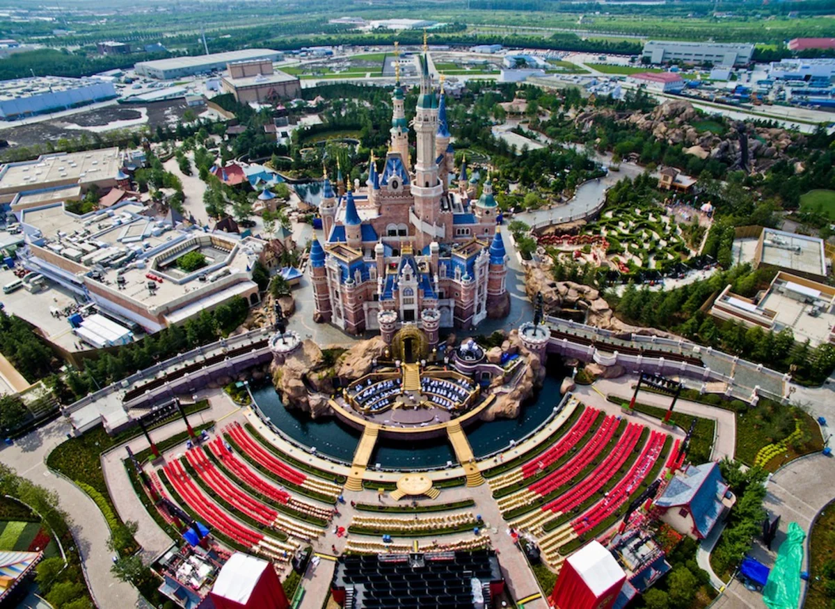 Шанхайский Disneyland закрыли из-за погодных условий