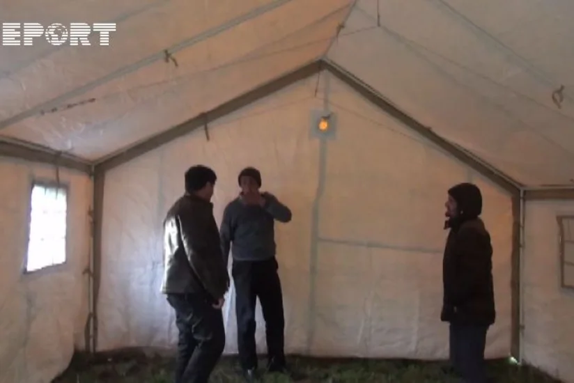Şabranda torpaq sürüşməsinə məruz qalan sakinlər çadırlara köçürülüb - FOTO - VİDEO