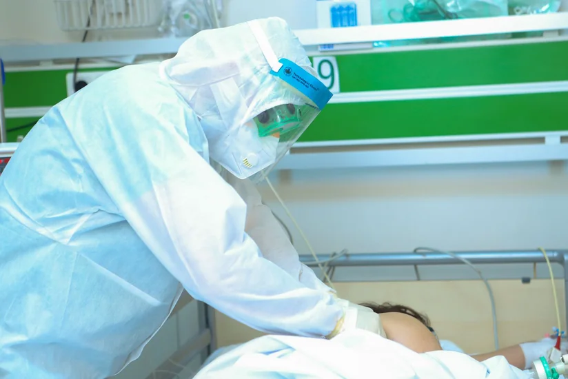 Сколько учителей и учащихся заразились коронавирусом?