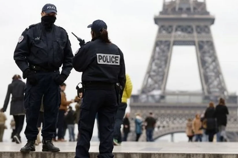 French police detain 21 homeless Azerbaijanis