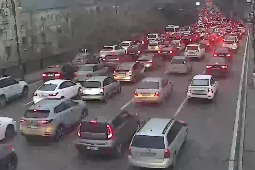 Bakının bir sıra yollarında avtomobillərin sıxlığı yaranıb