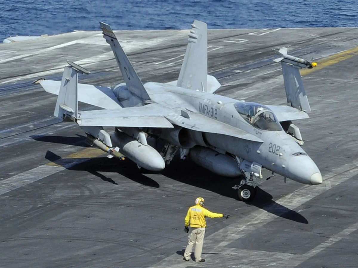 US F-18 fighter jet crashes in Northern California