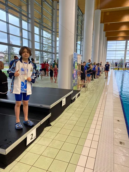 Azərbaycan üzgüçüləri Macarıstandakı beynəlxalq turnirdə 32 medal qazanıblar
